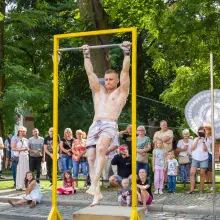Zobacz zdjęcie: Street workout na Glina Show - pokaz Mariusza Szczepanowskiego