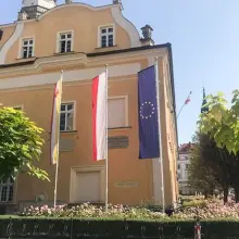 Zobacz zdjęcie: Flagi przy bolesławieckim ratuszu