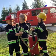 Zobacz zdjęcie: Mali strażacy w siedzibie mundurowych z Nowogrodźca