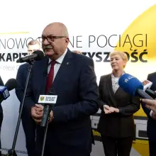 Zobacz zdjęcie: Nowoczesny pociąg hybrydowy wjechał na dolnośląskie tory