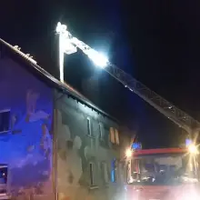 Zobacz zdjęcie: Zapaliła się sadza w kominie w budynku mieszkalnym w Modłej