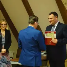 Zobacz zdjęcie: Wyróżniający się nauczyciele z gminy Nowogrodziec uhonorowani