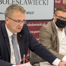 Zobacz zdjęcie: Uroczyste podpisanie umowy w Starostwie Powiatowym w Bolesławcu
