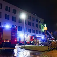 Zobacz zdjęcie: Nocna akcja strażaków przy hotelu Ibis
