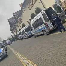Zobacz zdjęcie: Policjanci na granicy z Białorusią