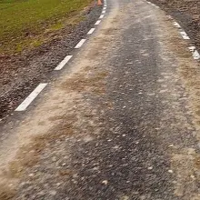 Zobacz zdjęcie: Zabłocona droga w Raciborowicach Górnych