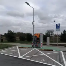 Zobacz zdjęcie: Stacja ładowania pojazdów elektrycznych