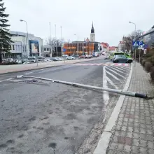 Zobacz zdjęcie: Latarnia runęła na Asnyka