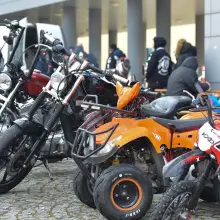 Zobacz zdjęcie: Rajdowa WOŚP i kapitalne motocykle przy Piłsudskiego w Bolesławcu