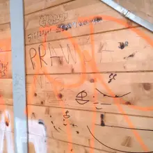 Zobacz zdjęcie: Zdewastowana muszla koncertowa w parku Bonina w Bolesławcu