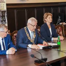 Zobacz zdjęcie: Radni uroczyście pożegnali Jerzego Zielińskiego, byłego sekretarza Miasta Bolesławiec