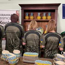 Zobacz zdjęcie: Ekipa Surroundings Polish Pottery wspiera pomoc dla Ukrainy