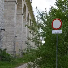 Zobacz zdjęcie: Znaki zakazu przy bolesławieckim wiadukcie