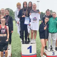 Zobacz zdjęcie: Uczennice bolesławieckiej „Czwórki” mistrzyniami Dolnego Śląska w lekkiej atletyce