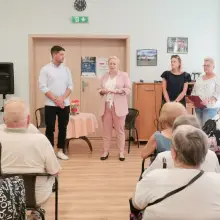 Zobacz zdjęcie: 130 seniorów z Bolesławca dostało „opaski życia”