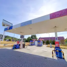 Переглянути фотографію: Колишня автозаправна станція Tesco