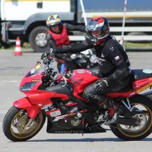 Zobacz zdjęcie: Rywalizacja motocyklistów na MotoGymkhana z 2xTAK Bolesławiec
