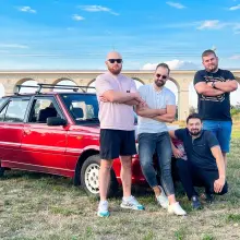Zobacz zdjęcie: Uczestnicy rajdu Polonezem