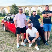 Zobacz zdjęcie: Uczestnicy rajdu Polonezem