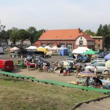 Zobacz zdjęcie: Giełda staroci w czasie święta ceramiki