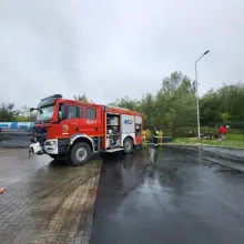 Zobacz zdjęcie: Działania strażaków na stacjach paliw