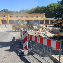 Zobacz zdjęcie: Rozbierają portiernię i biuro PSZOK-u na Staszica