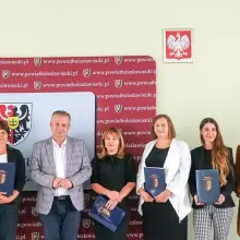 Zobacz zdjęcie: Nauczyciele z powiatowych szkół z awansami