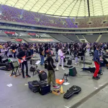 Zobacz zdjęcie: Wojtek Stefańczyk, gitarzysta z Bolesławca, zagrał na PGE Narodowym
