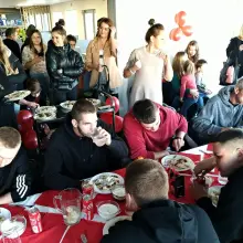 Zobacz zdjęcie: Mistrzostwa w jedzeniu pierogów w Bistro Wilcze Smaki