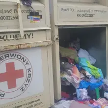 Zobacz zdjęcie: Bałagan przy kontenerze