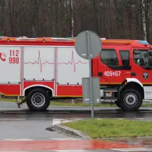 Zobacz zdjęcie: Śliska plama w pobliżu ronda przy ulicy Jeleniogórskiej w Bolesławcu