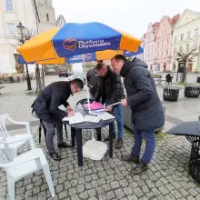 Zobacz zdjęcie: Zbierają podpisy pod projektem finasowania in vitro