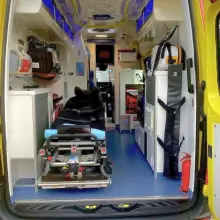 Zobacz zdjęcie: Nowy ambulans Mercedes-Benz w bolesławieckim szpitalu