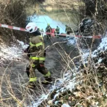 Zobacz zdjęcie: Strażacy nad zbiornikiem wodnym w Raciborowicach Dolnych