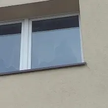 Zobacz zdjęcie: Rozbita szyba w remizie OSP Raciborowice