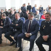 Zobacz zdjęcie: Uroczyste przekazanie promes dla jednostek OSP z powiatu bolesławieckiego, lwóweckiego i karkonoskiego