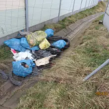Zobacz zdjęcie: Śmieci przy drogach