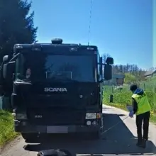 Zobacz zdjęcie: Czołowe zderzenie motocykla z ciężarówką