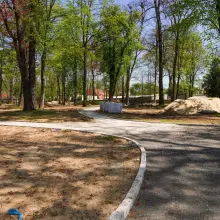 Zobacz zdjęcie: Odnawiają zabytkowy park przy Zgorzeleckiej