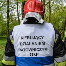 Zobacz zdjęcie: 17 strażaków po ważnych egzaminach