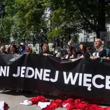 Zobacz zdjęcie: Marsz "podręcznych" Z Ogólnopolskiego Strajku Kobiet