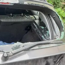 Zobacz zdjęcie: Uszkodzone auto