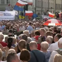 Zobacz zdjęcie: Donald Tusk odwiedza nasz region. Związkowcy protestują