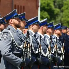 Zobacz zdjęcie: Nowi policjanci złożyli ślubowanie we Wrocławiu