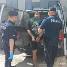Zobacz zdjęcie: Podejrzany i łup