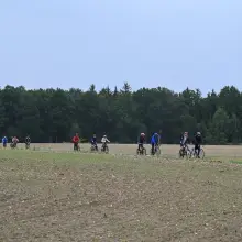 Zobacz zdjęcie: Ruszyli w 30-km trasę śladami wybitnego bolesławieckiego regionalisty