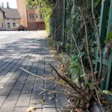 Zobacz zdjęcie: Ogrodzenie na skrzyżowaniu Gdańskiej i Kwiatowej w Bolesławcu