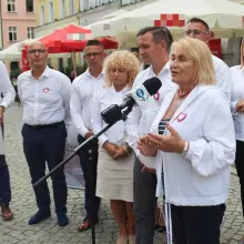 Zobacz zdjęcie: Kandydaci do Sejmu z Koalicji Obywatelskiej zaprezentowali się na rynku w Bolesławcu