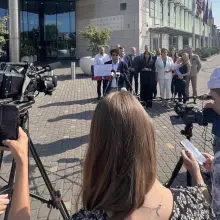 Zobacz zdjęcie: Konferencja Bezpartyjnych Samorządowców przed siedzibą TVN przy ul. Wiertniczej w Warszawie