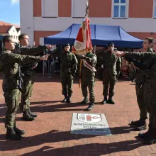 Zobacz zdjęcie: Przysięga 75 żołnierzy na rynku w Nowogrodźcu